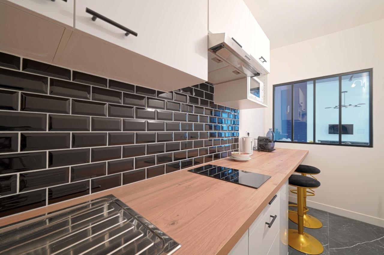 Modern Large Studio Apartment For 3 Paris Exteriör bild
